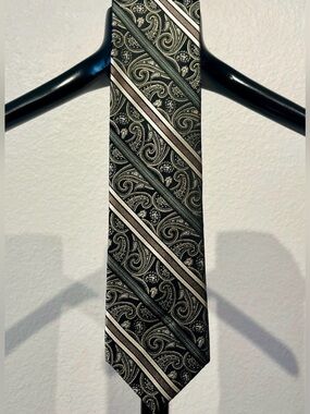 Joseph & Feiss Green and Cream Paisley Stripe 100% Silk Tie